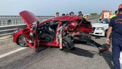 3 aracın karıştığı kazada 5 kişi yaralandı