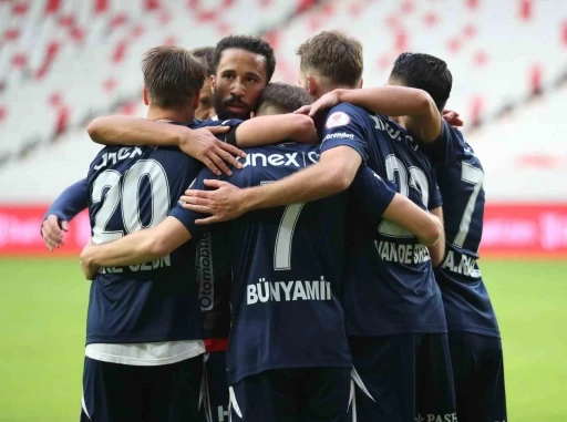 Ziraat T&uuml;rkiye Kupası: Antalyaspor: 4 - K&uuml;&ccedil;&uuml;k&ccedil;ekmece Sinopspor: 1