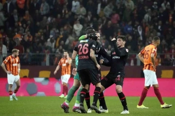Ziraat T&uuml;rkiye Kupası: Galatasaray: 0 - Fatih Karag&uuml;mr&uuml;k: 2 (Ma&ccedil; sonucu)
