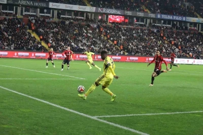 Ziraat T&uuml;rkiye Kupası: Gaziantep FK: 0 - Fenerbah&ccedil;e: 1 (İlk yarı)