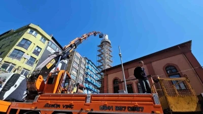 Zonguldak&rsquo;ta 100 yıllık caminin minaresi risk nedeniyle yıkılıyor
