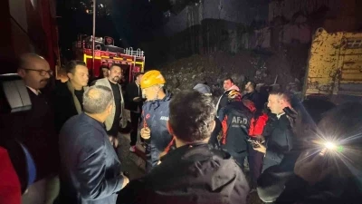 Zonguldak&rsquo;ta &ccedil;&ouml;ken binada yaşlı kadının cansız bedenine ulaşıldı