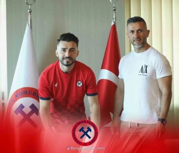 Zonguldakspor 35 yaşındaki Mehmet &Ouml;zt&uuml;rk&rsquo;&uuml; transfer etti

