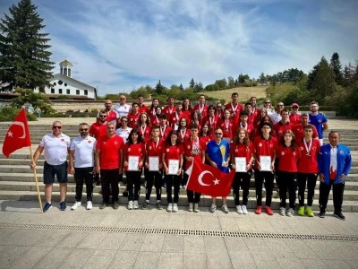 Zorlu parkurlarda m&uuml;cadele ettiler