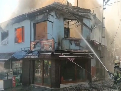 Bursa'nın tarihi &ccedil;arşısında yangın