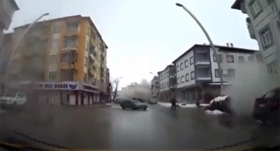 Depremin şok eden g&ouml;r&uuml;nt&uuml;s&uuml;...O anlar kamerada