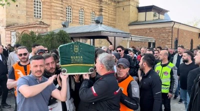 Motosiklet kazasında hayatını kaybeden sanat&ccedil;ı son yolculuğuna uğurlandı
