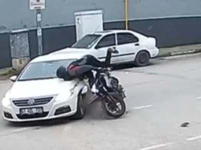 Otomobil, K&uuml;&ccedil;&uuml;kbalıklı&rsquo;da kontrols&uuml;z d&ouml;n&uuml;ş yapınca... 